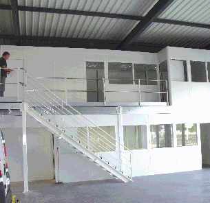 Cabines industrielles et bâtiments extérieurs et intérieurs